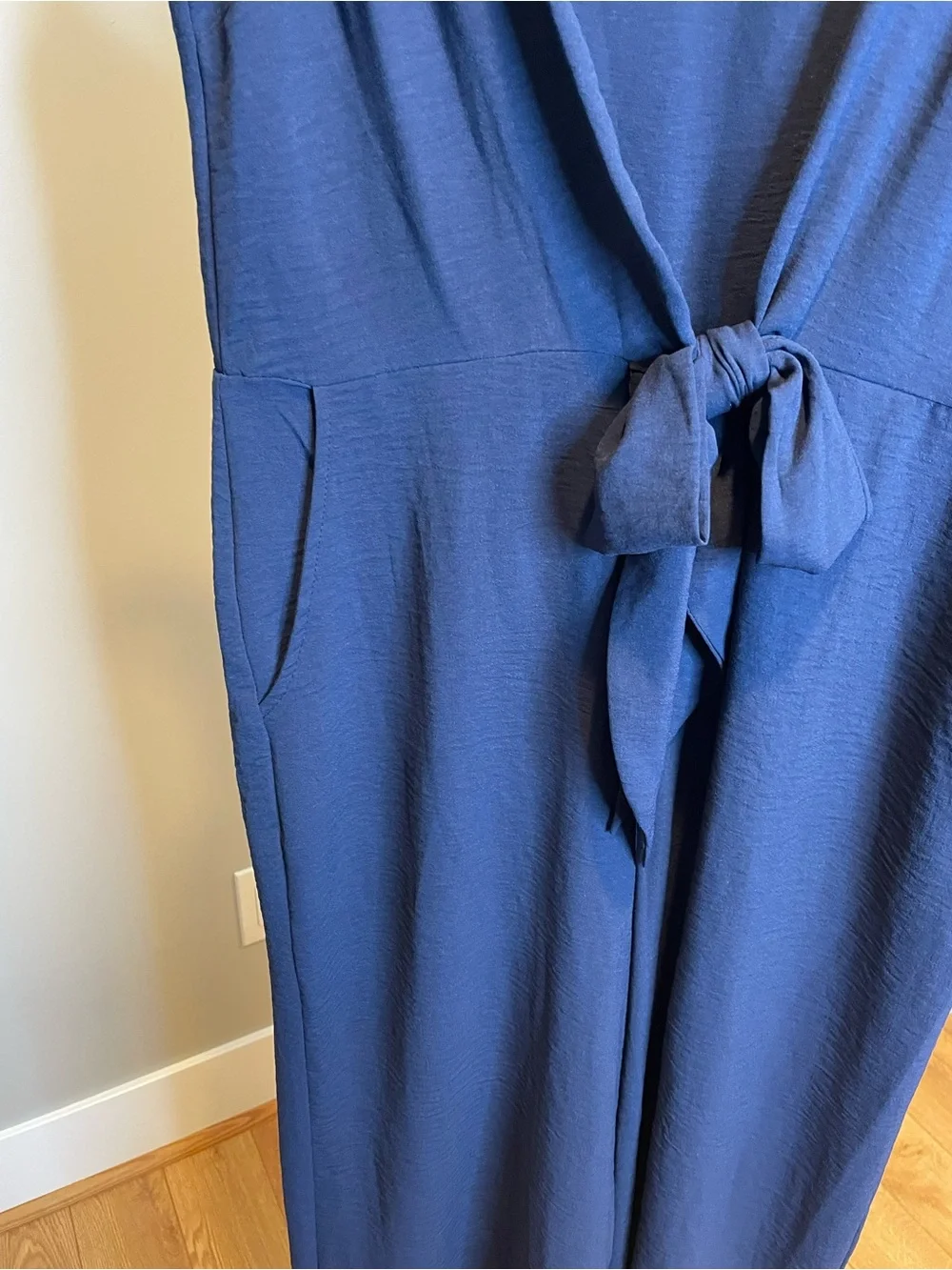 Vince Camuto Island Oasis Navy Blue Sleeveless V-Neck Tie-Waist Jumpsuit NWT